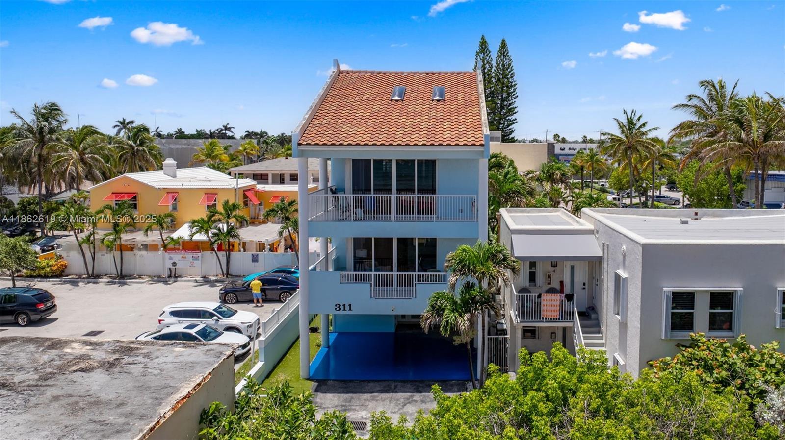 311 N Surf Rd #311 Hollywood, FL 33019