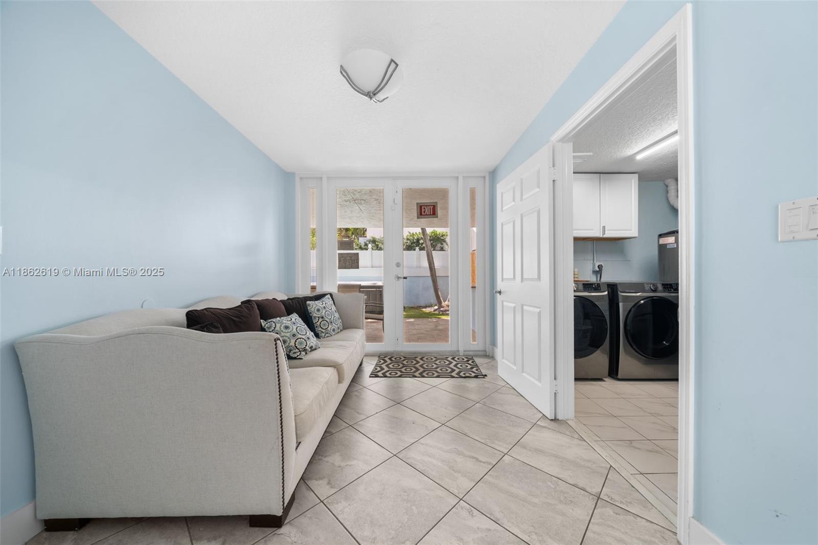 311 N Surf Rd #311 Hollywood, FL 33019