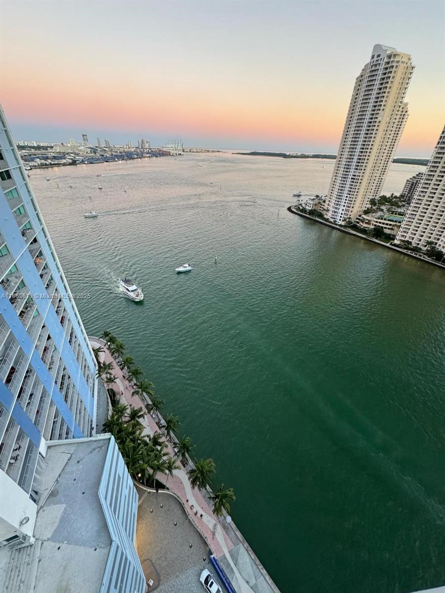 325 S Biscayne Blvd #25