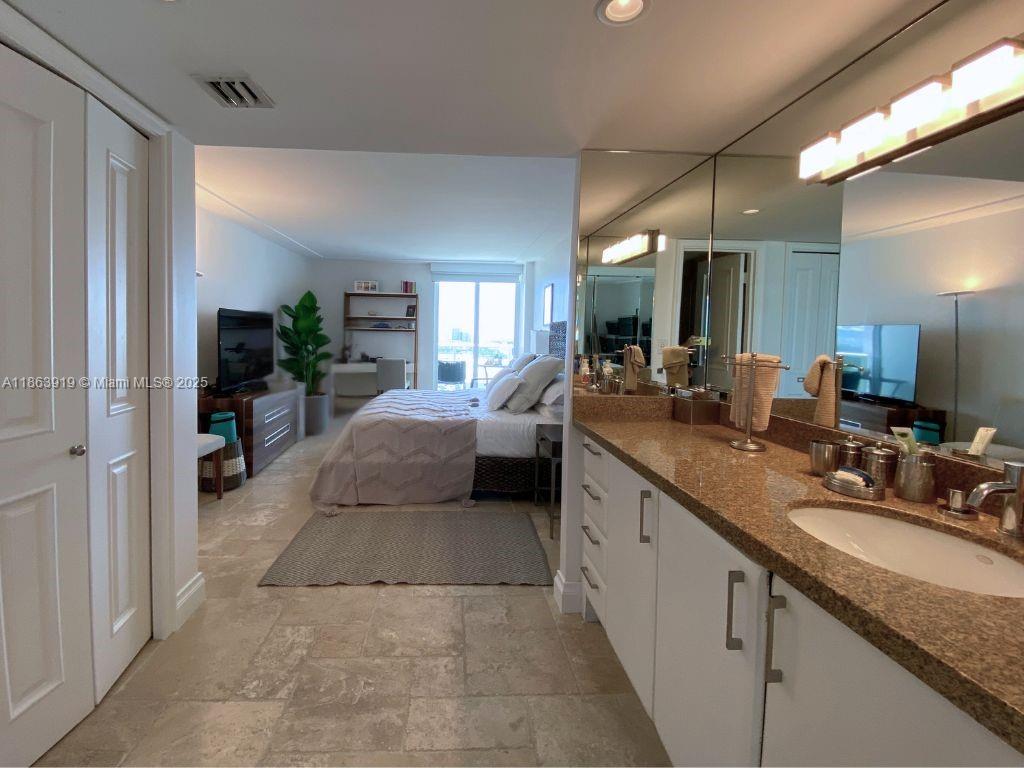 image Arlen House East10