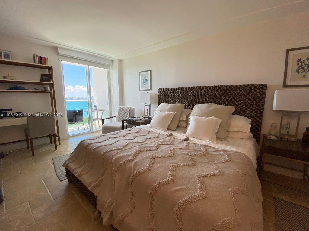 image Arlen House East11