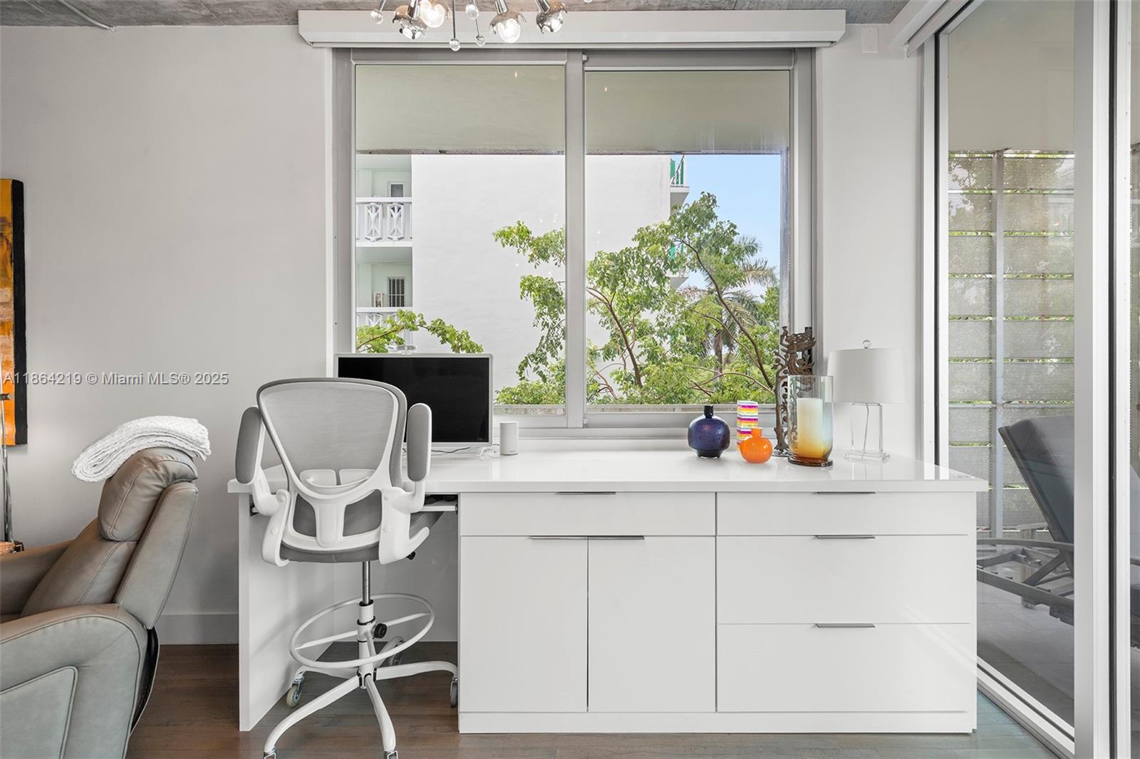 image The Montcllair Condo17