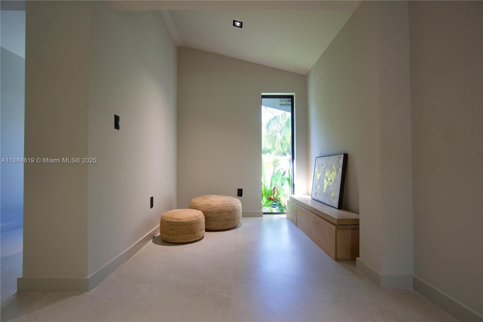 2155 SW 25th Ter Miami, FL 33133