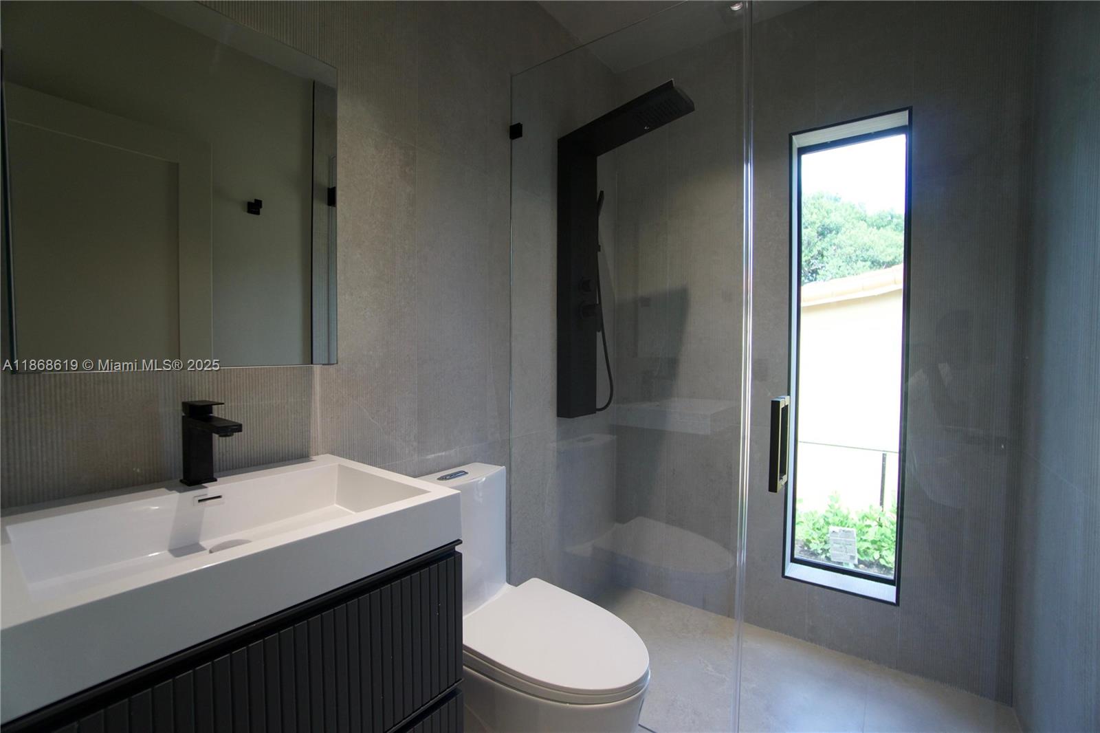 2155 SW 25th Ter Miami, FL 33133