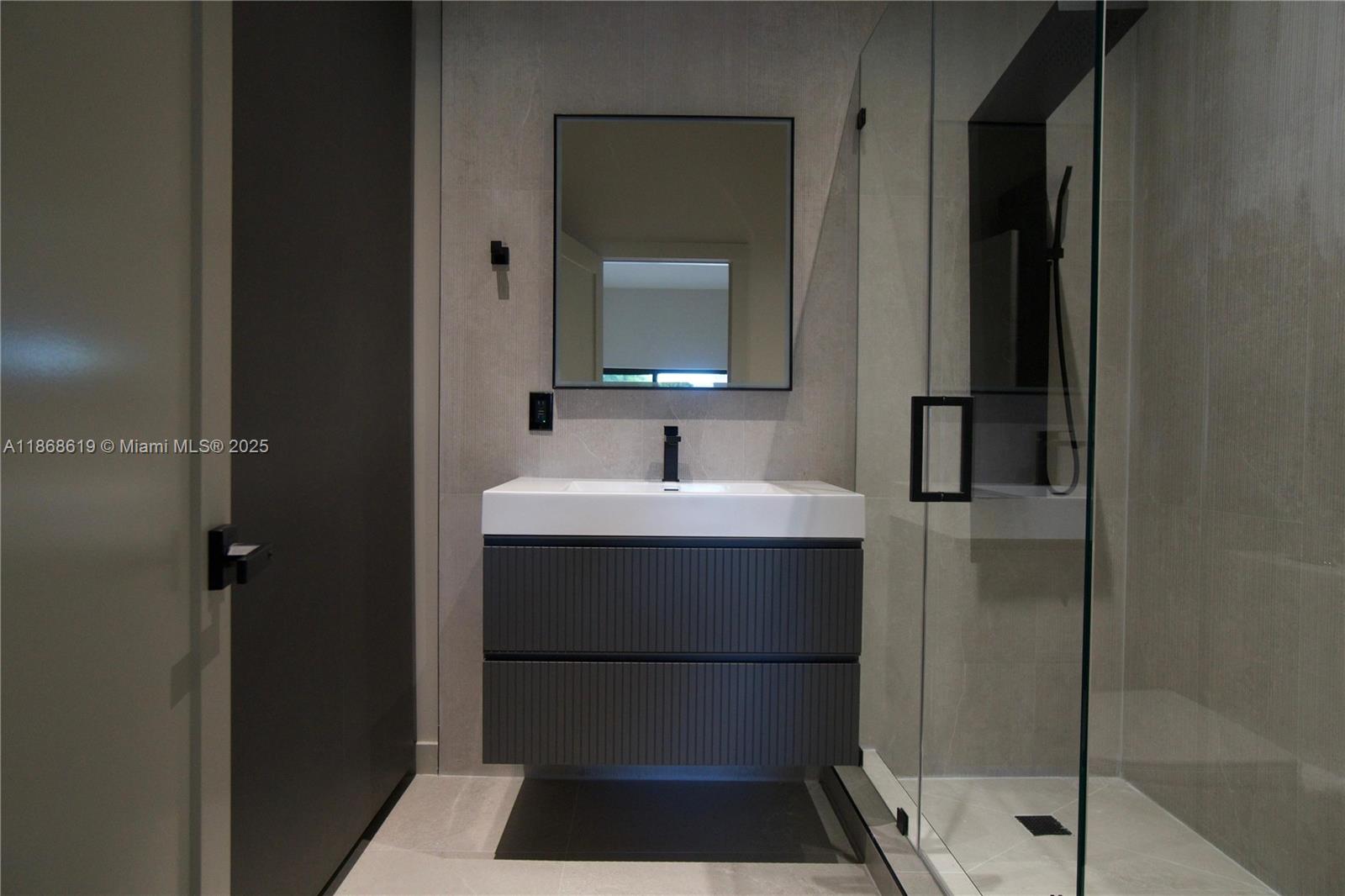 2155 SW 25th Ter Miami, FL 33133