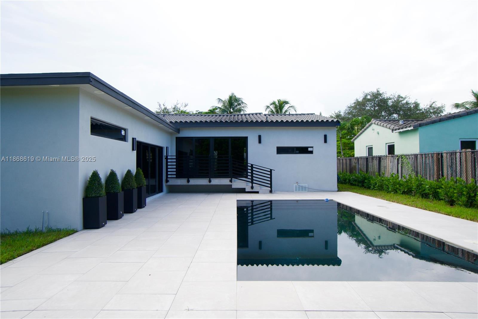 2155 SW 25th Ter Miami, FL 33133