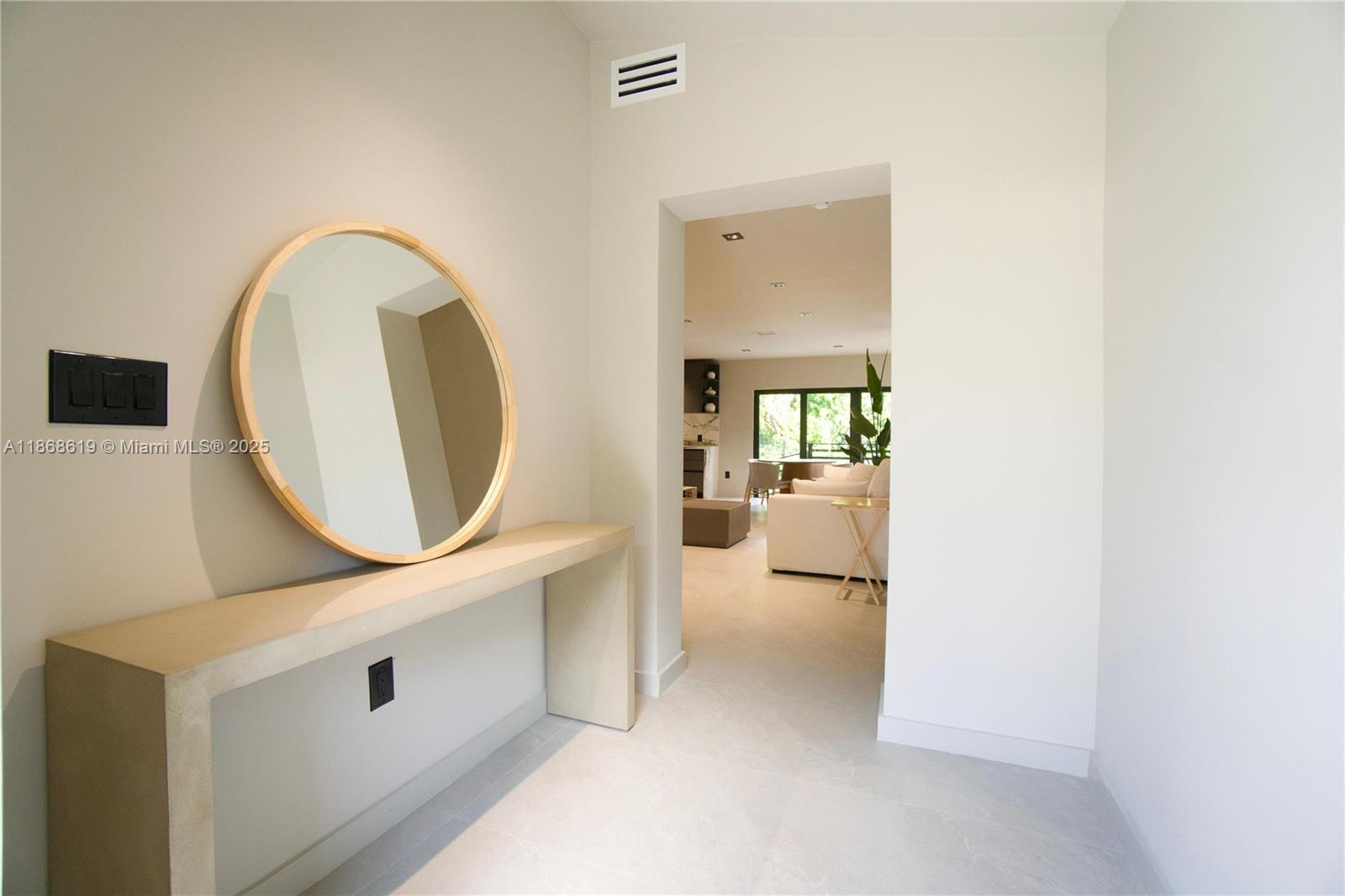 2155 SW 25th Ter Miami, FL 33133