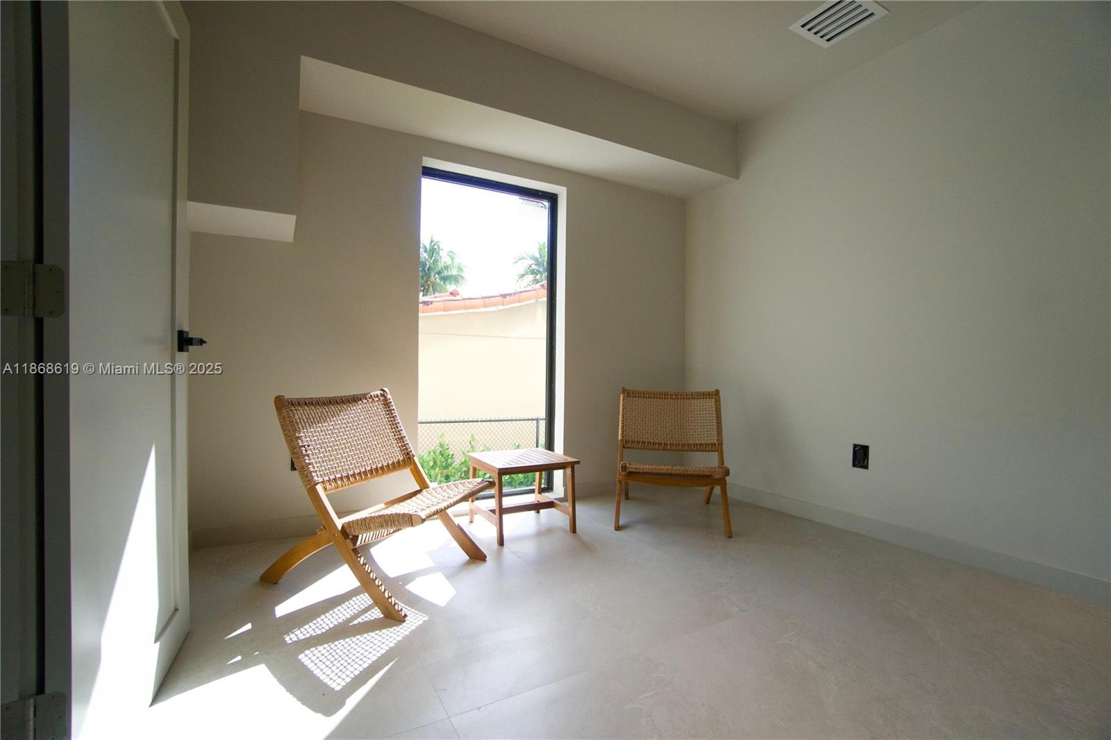 2155 SW 25th Ter Miami, FL 33133