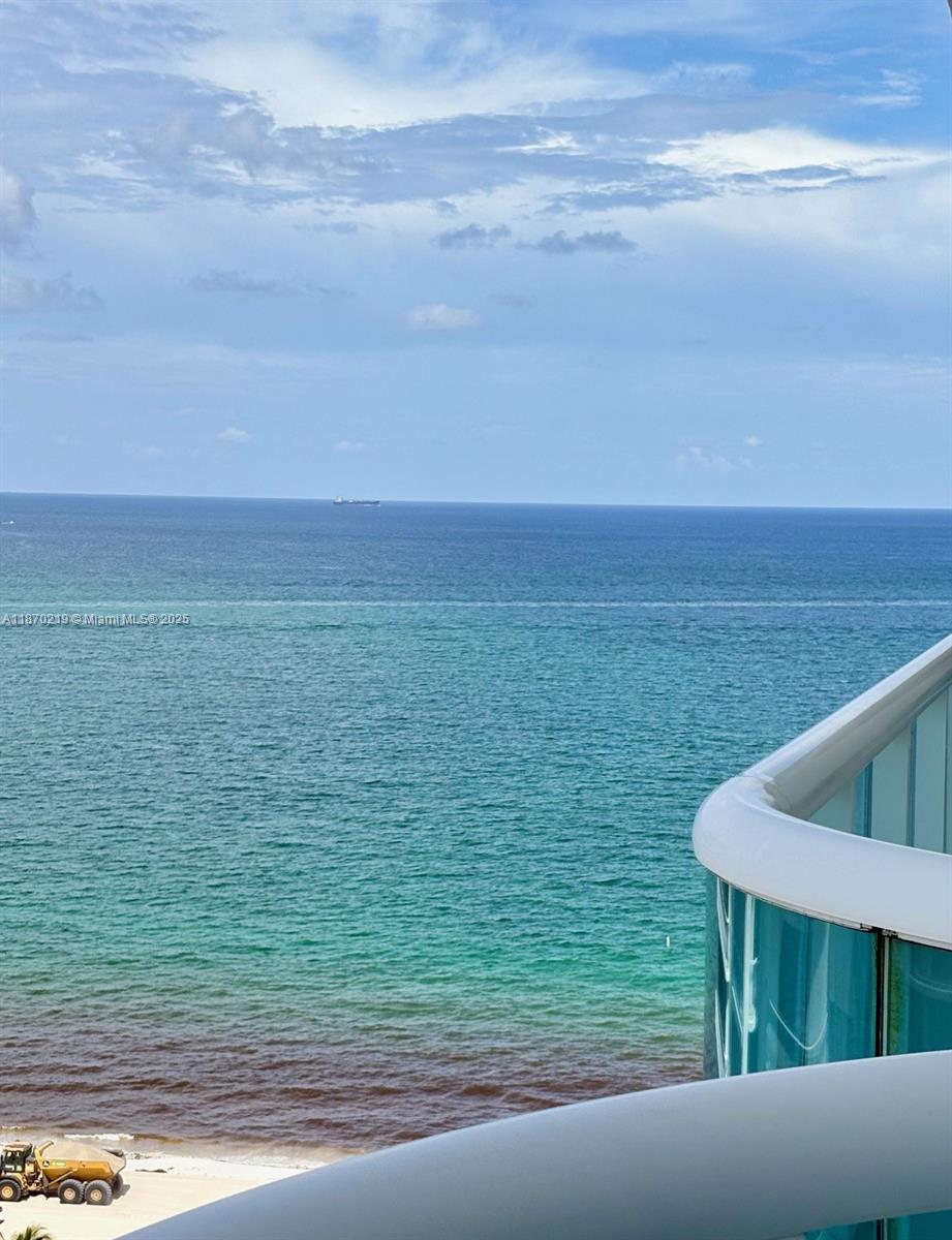 10101 Collins Ave #17A