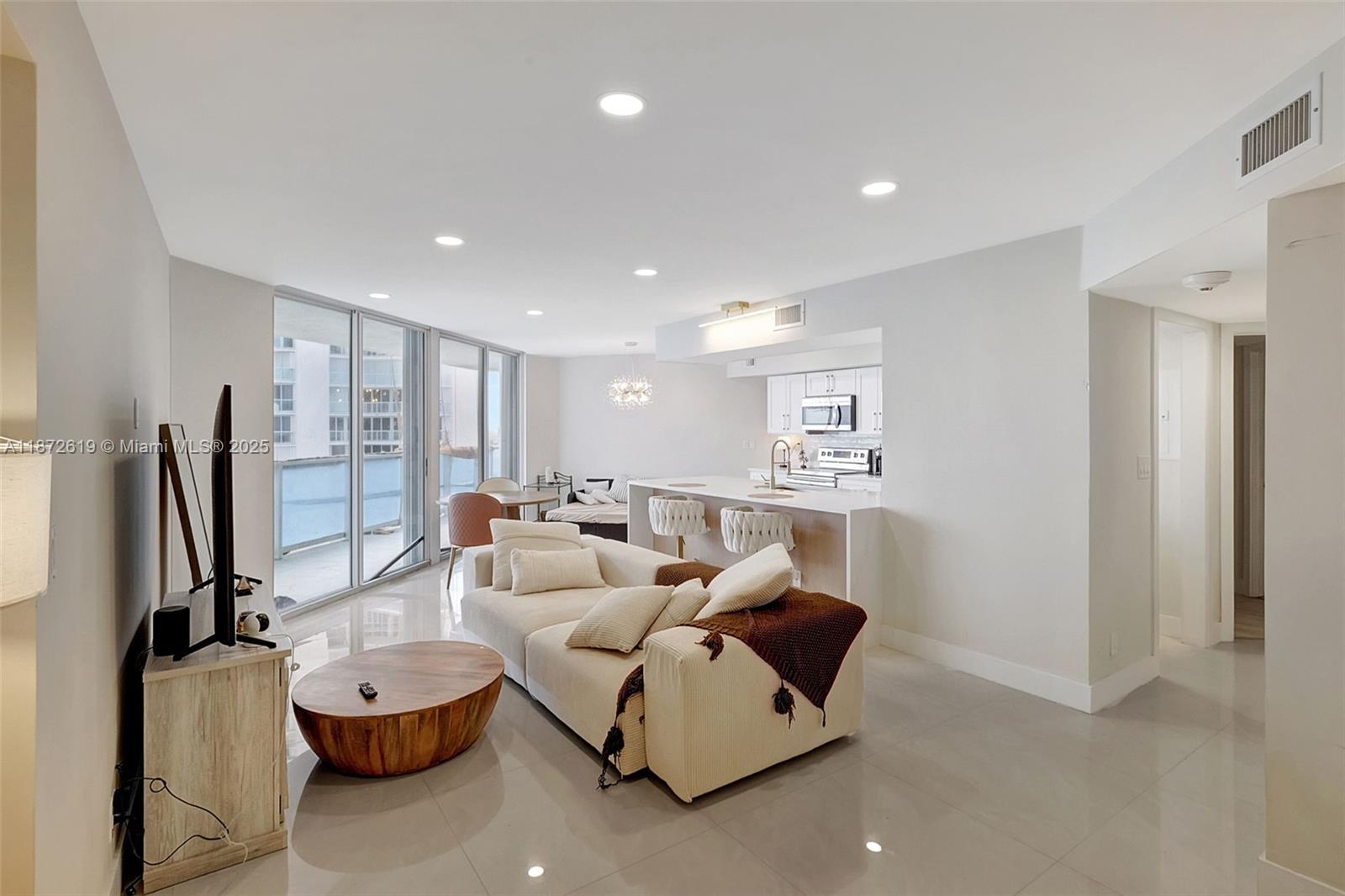 16485 Collins Ave #932