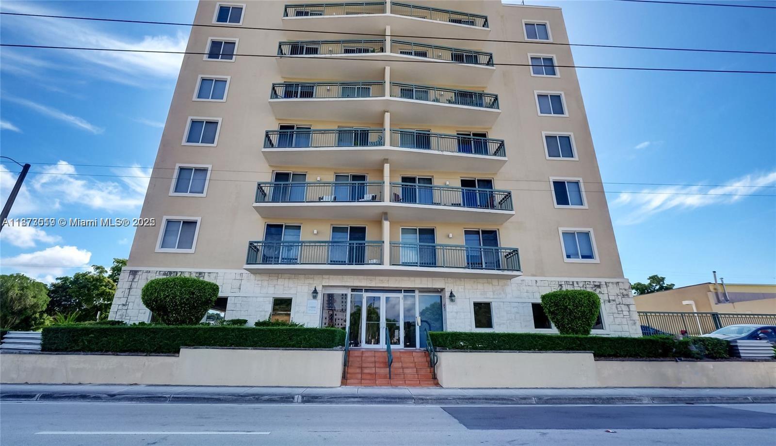2501 Douglas Rd #601