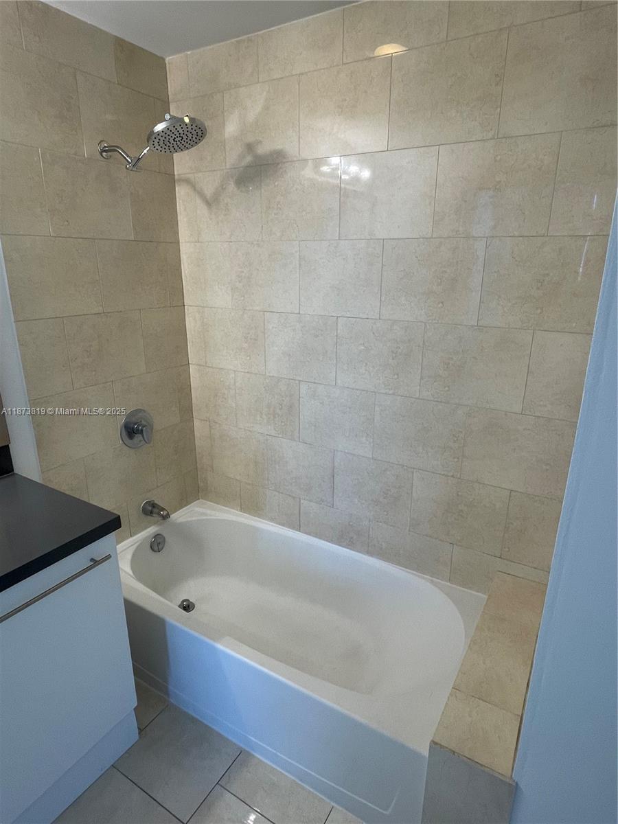 image Ivy Condo9