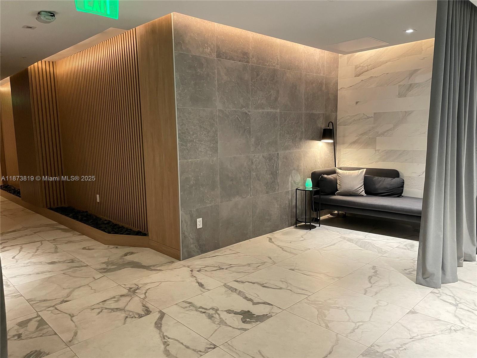 image Ivy Condo33