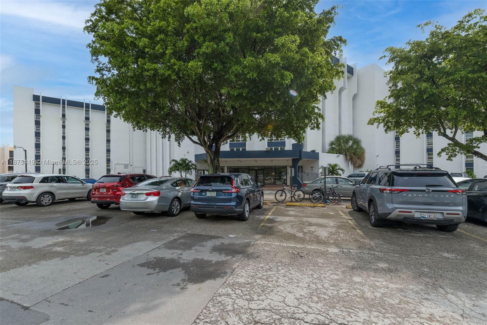 9682 Fontainebleau Blvd #602