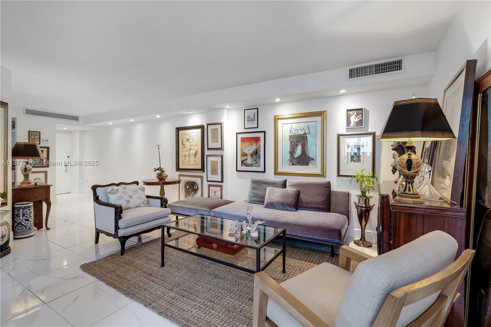 825 Brickell Bay Dr #850