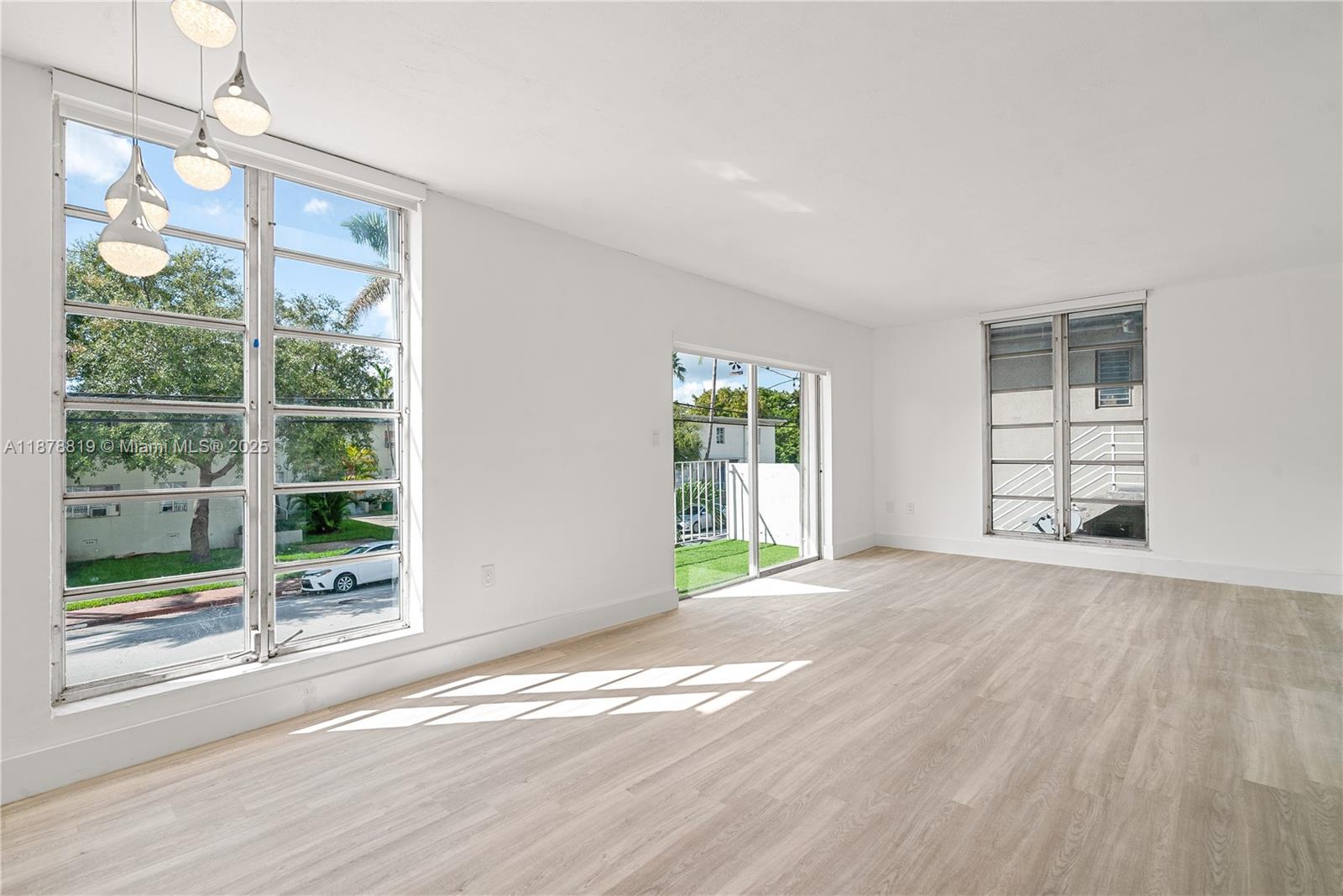 8305 Crespi Blvd #2D