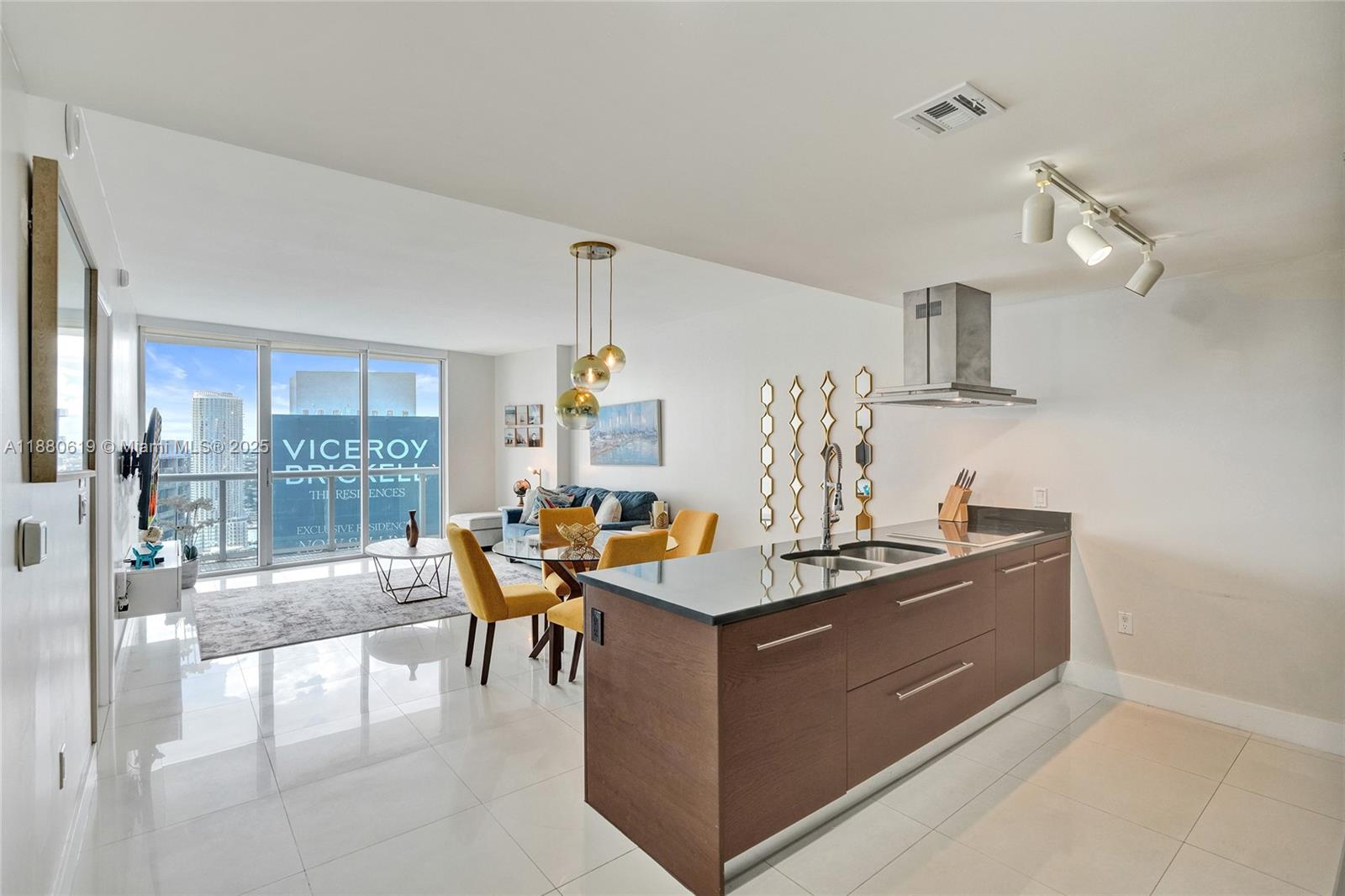 485 Brickell Ave #4207
