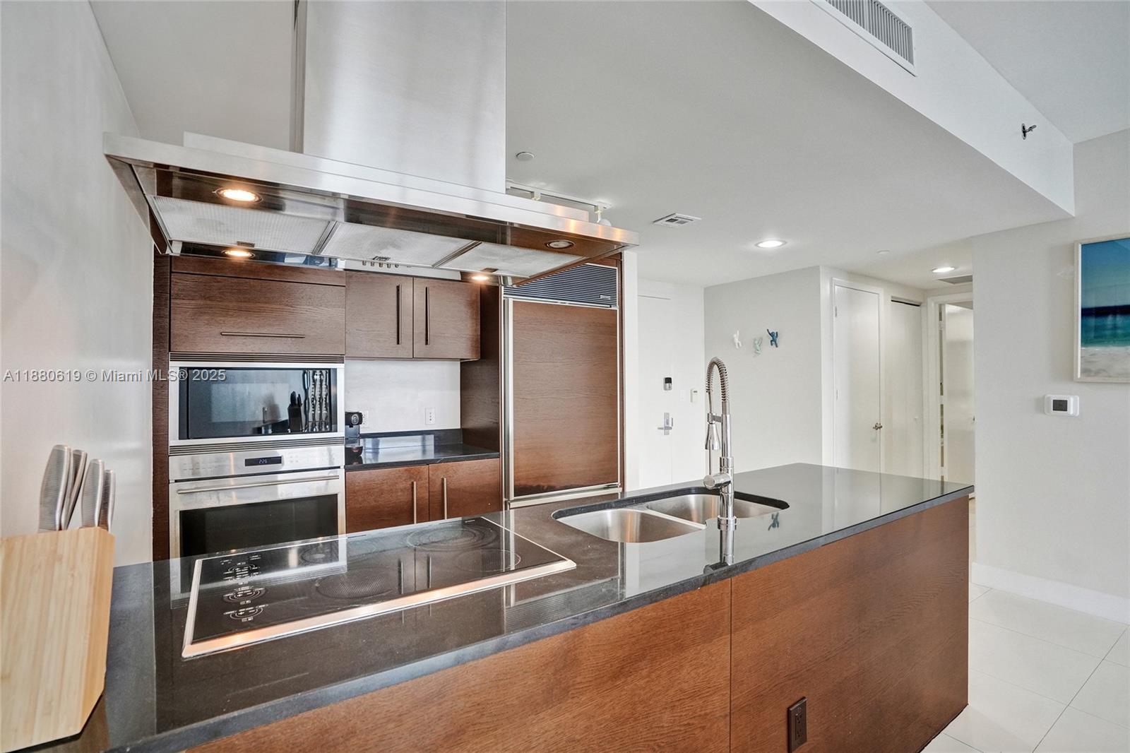 image Icon Brickell10