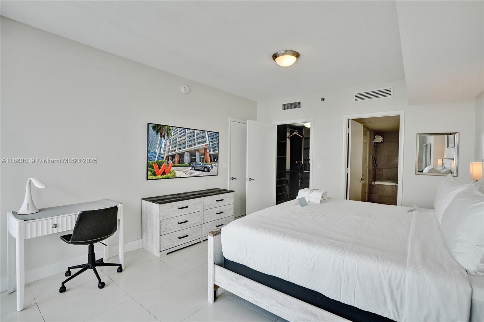 image Icon Brickell13