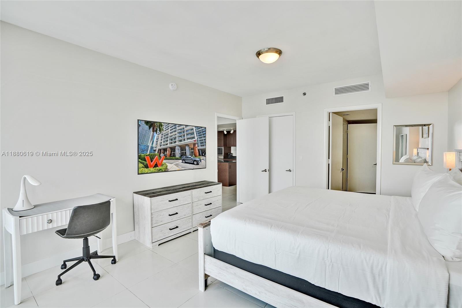 image Icon Brickell18