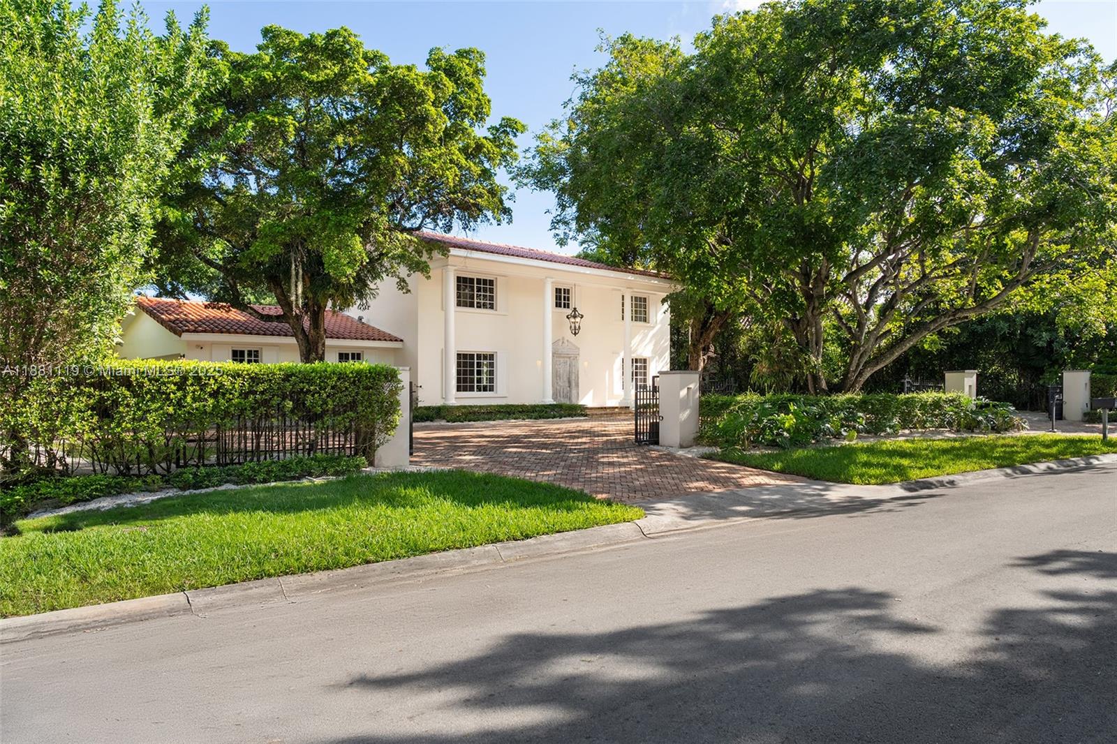 575 Bay Pt Rd Miami, FL 33137 575 Bay Pt Rd Miami, FL 33137