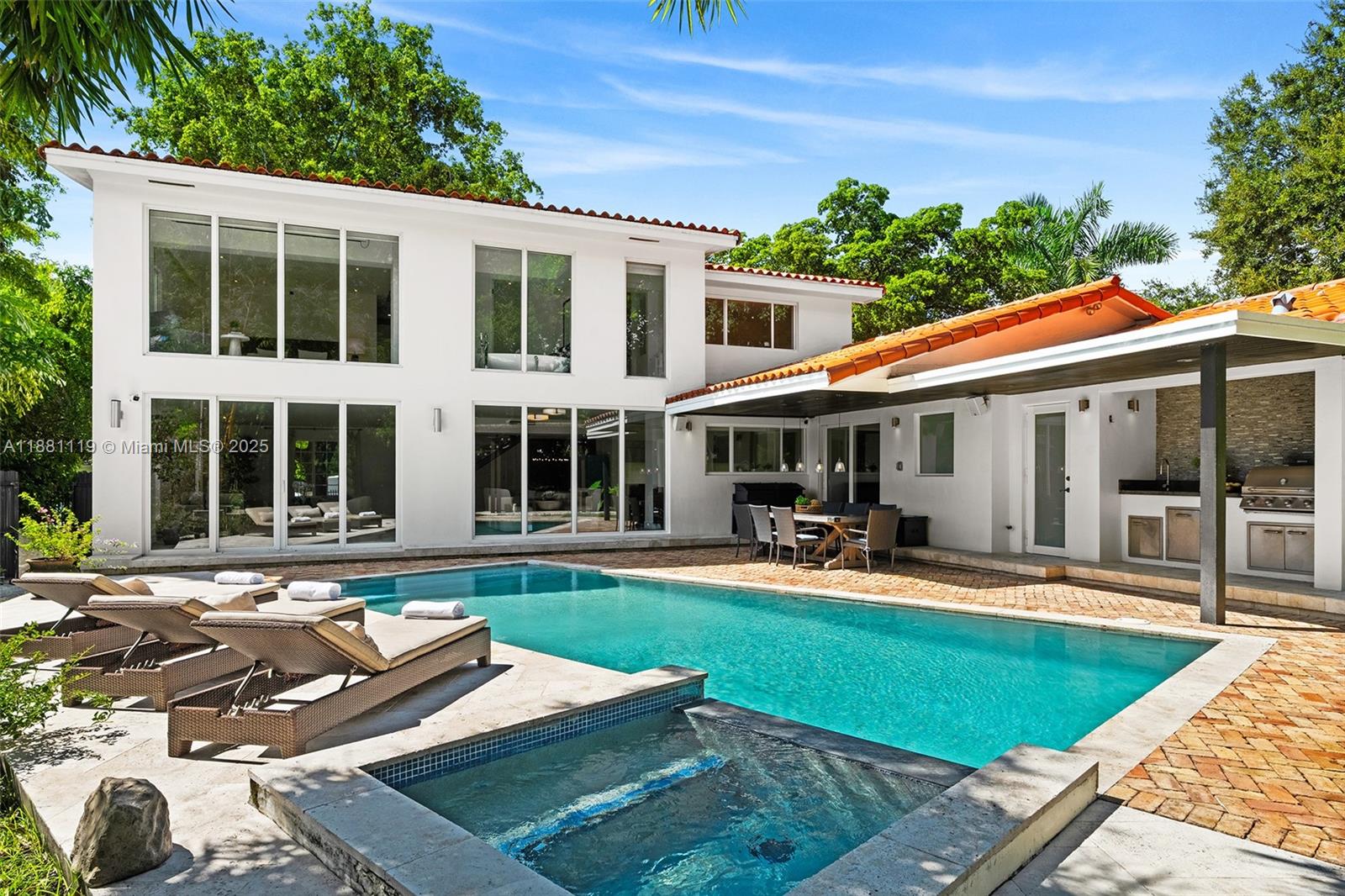 575 Bay Pt Rd Miami, FL 33137 575 Bay Pt Rd Miami, FL 33137