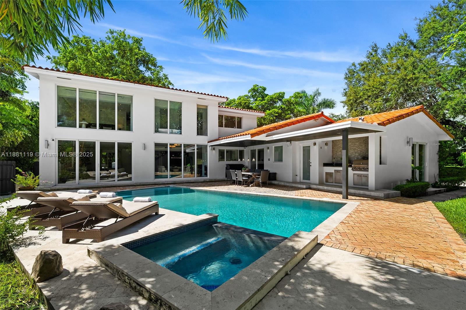 575 Bay Pt Rd Miami, FL 33137 575 Bay Pt Rd Miami, FL 33137