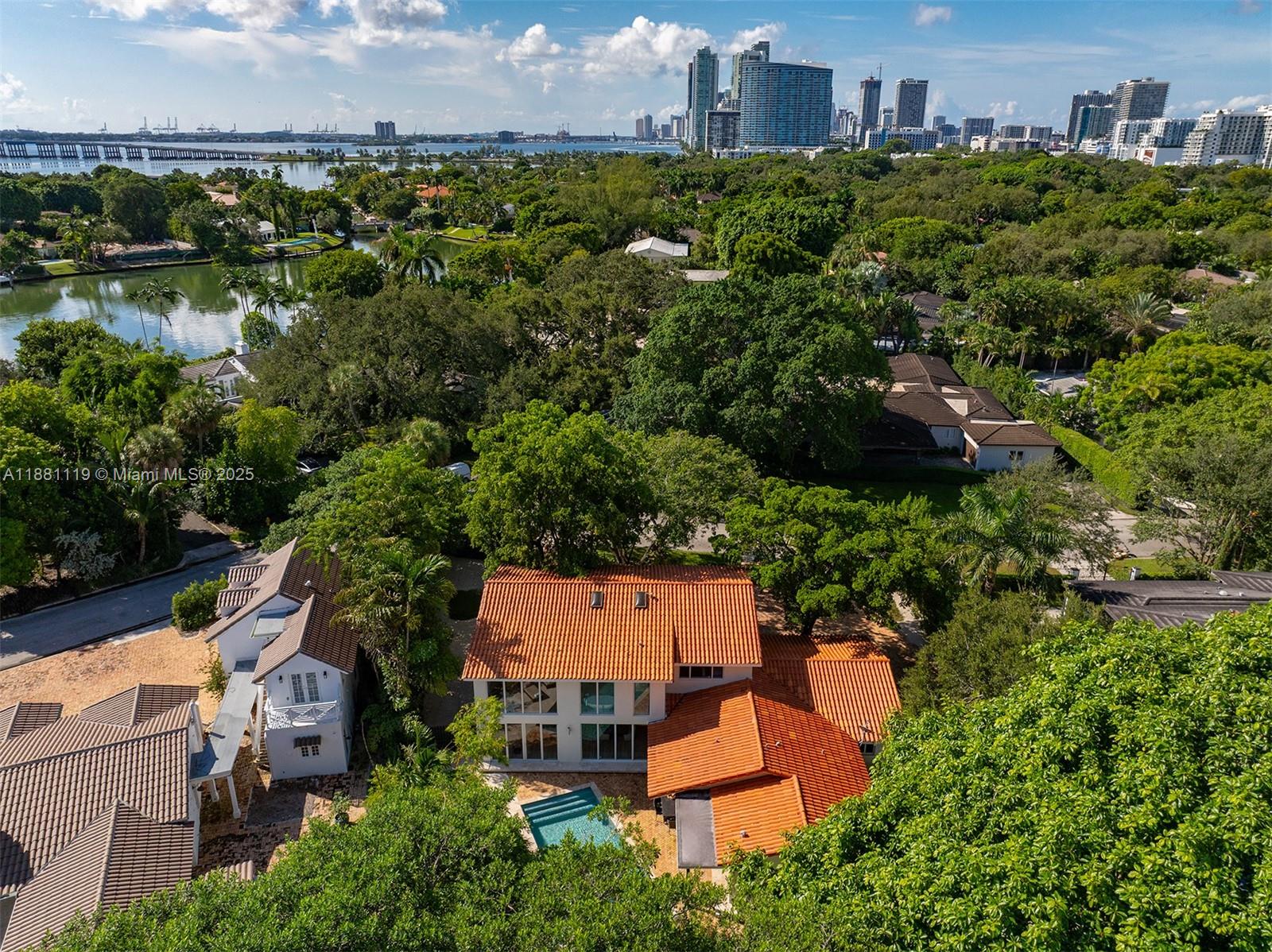 575 Bay Pt Rd Miami, FL 33137 575 Bay Pt Rd Miami, FL 33137