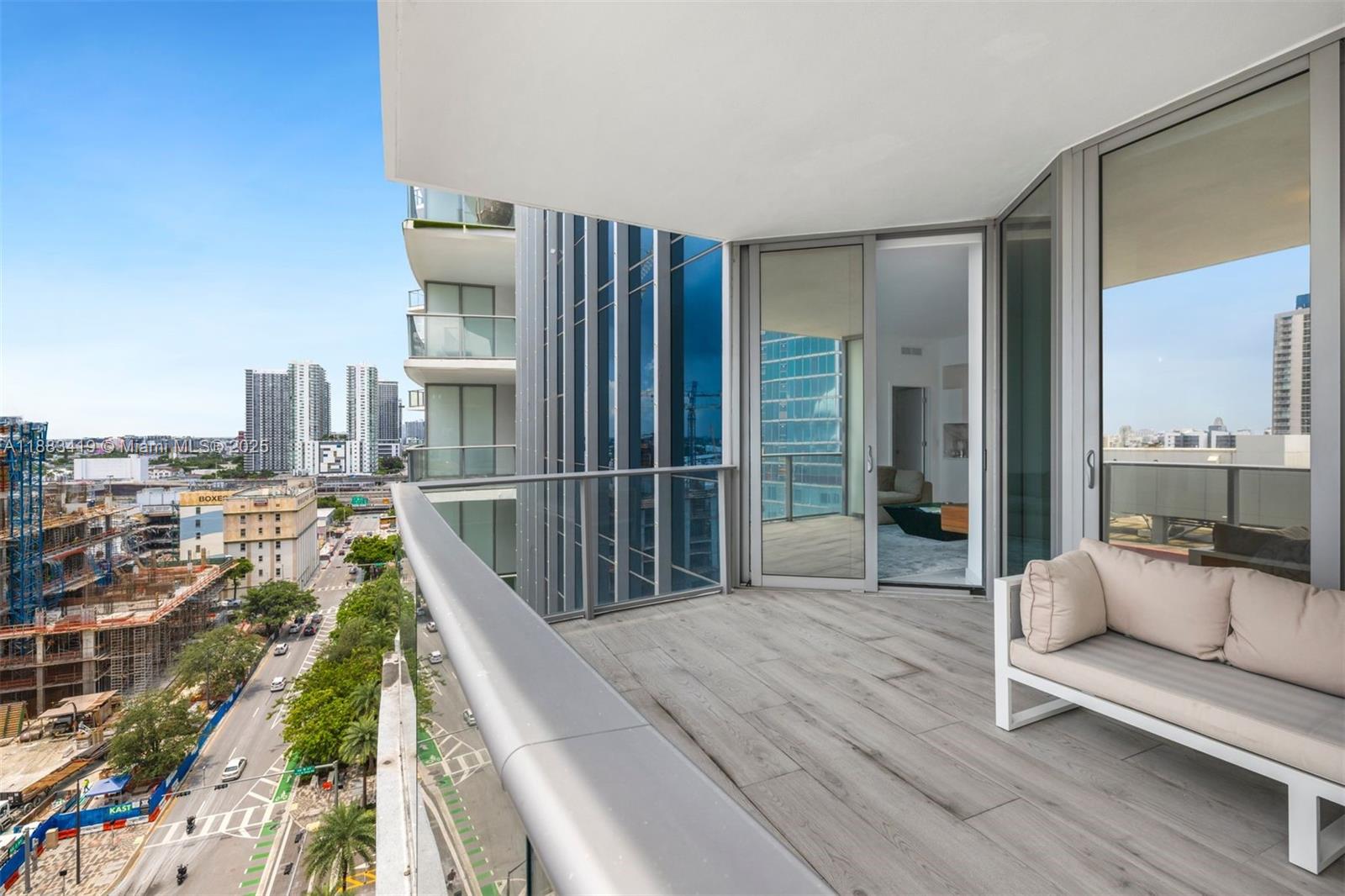 image Paramount Miami Worldcent36