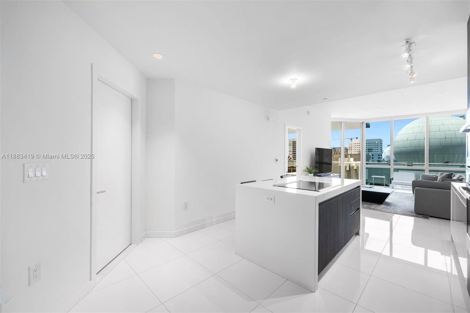 image Paramount Miami Worldcent4