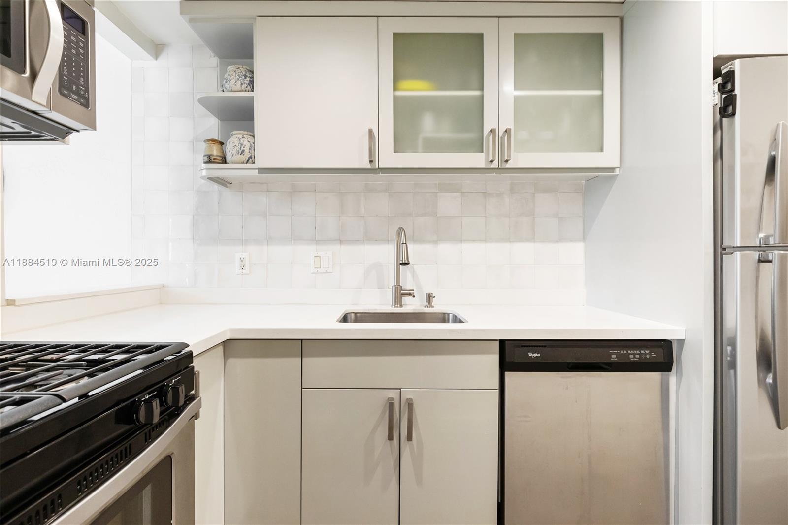 6884 N Kendall Dr #C401 Pinecrest, FL 33156