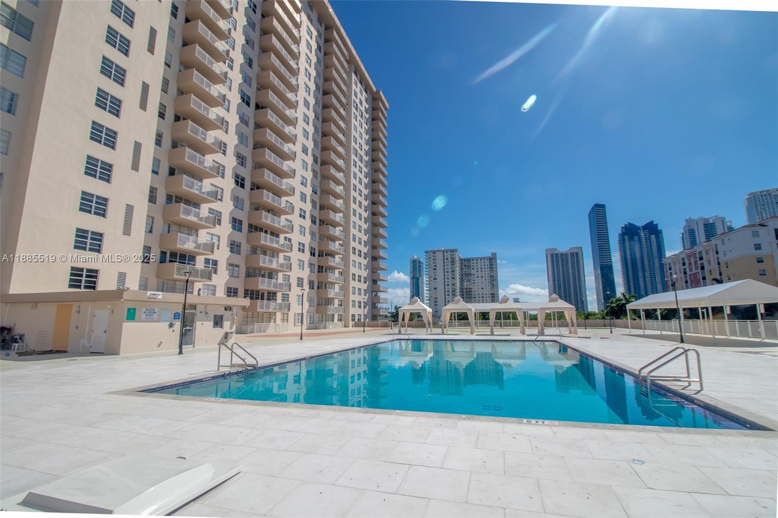 image Winston Towers50