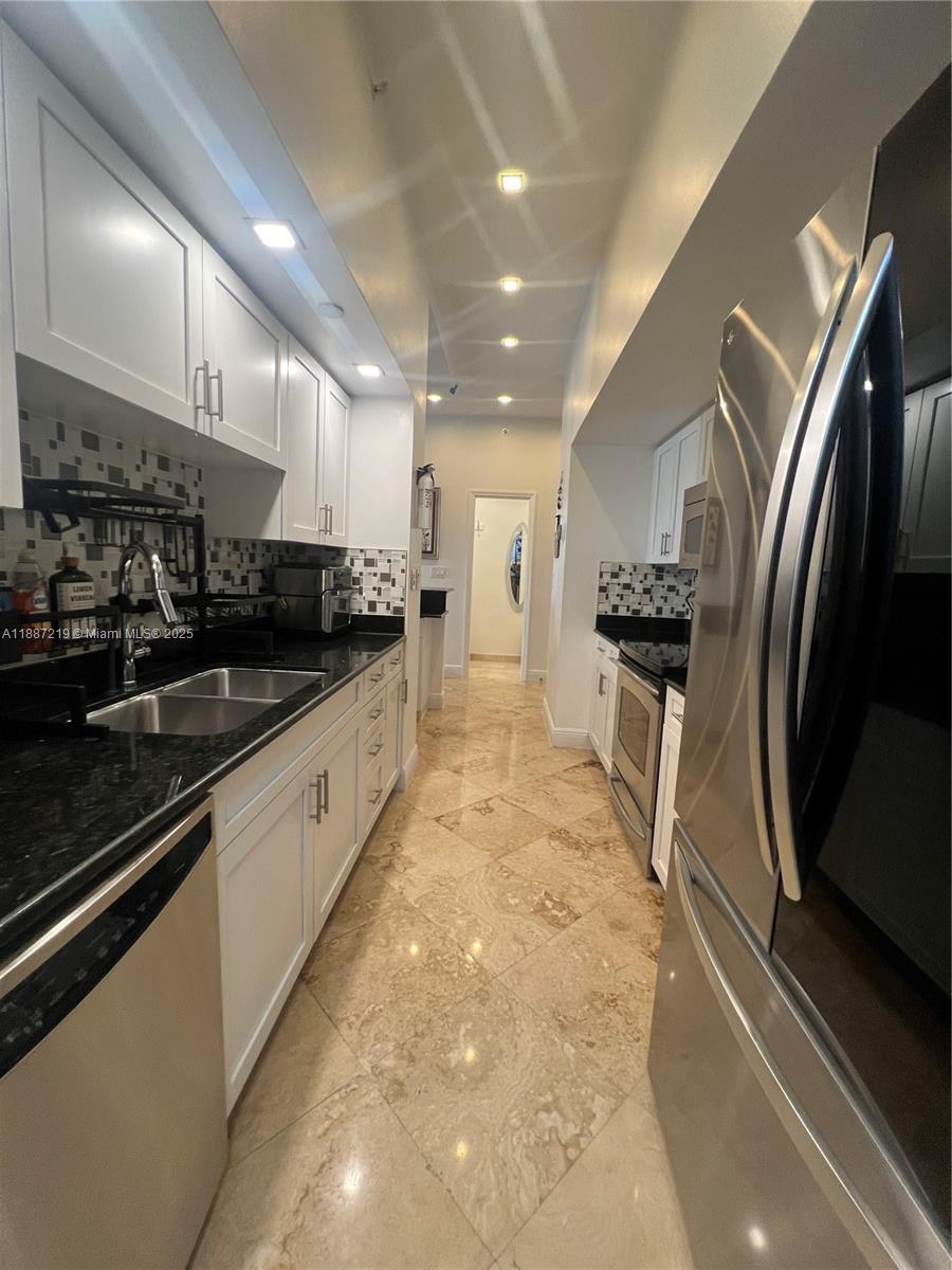 6917 Collins Ave #PH09 Miami Beach, FL 33141