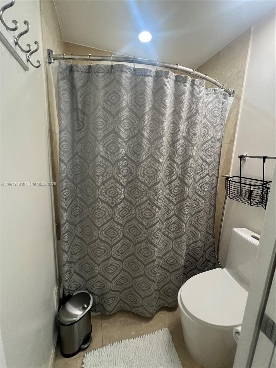 6917 Collins Ave #PH09 Miami Beach, FL 33141