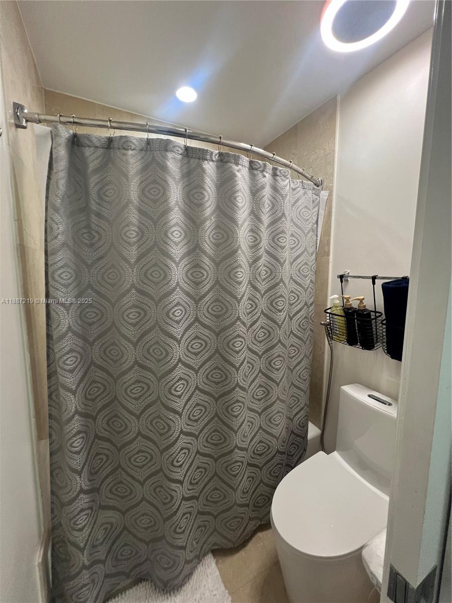 6917 Collins Ave #PH09 Miami Beach, FL 33141