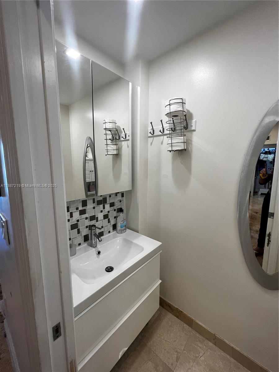 6917 Collins Ave #PH09 Miami Beach, FL 33141