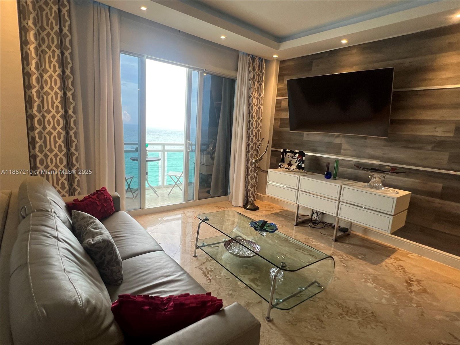 6917 Collins Ave #PH09 Miami Beach, FL 33141