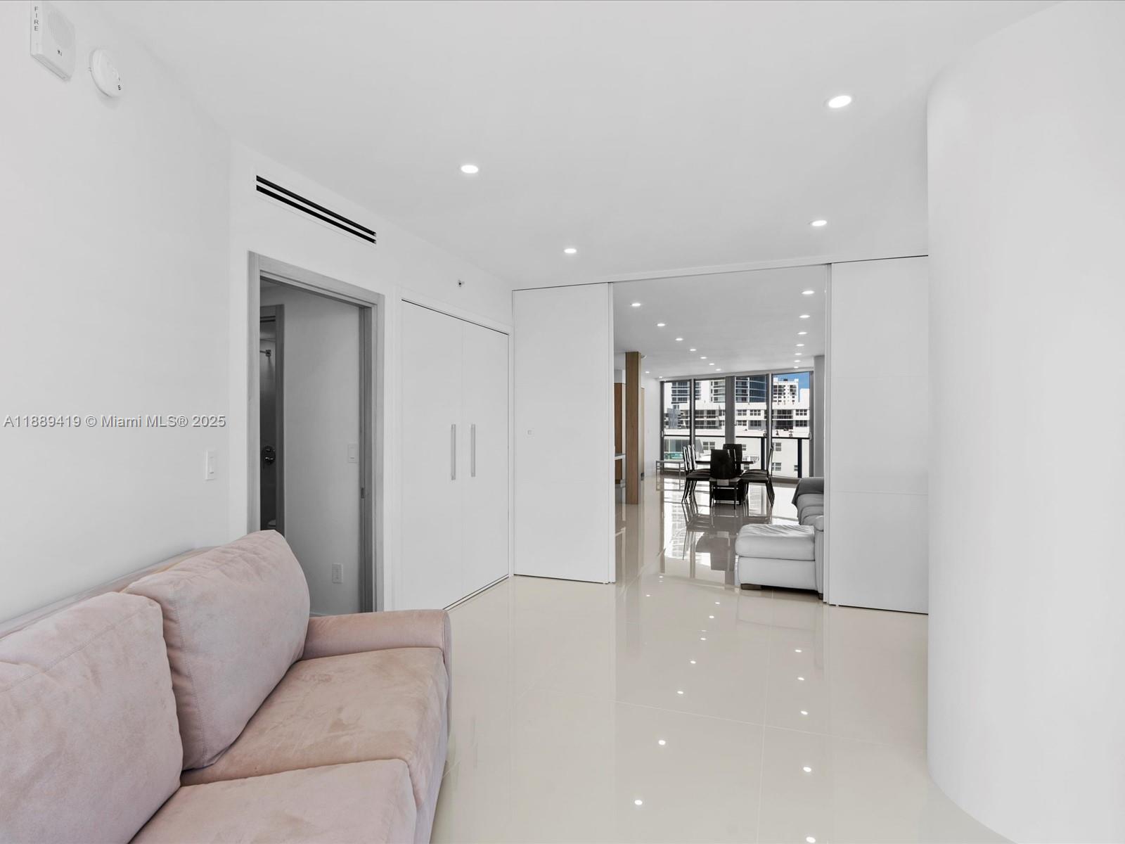 3101 S Ocean Dr #1608 Hollywood, FL 33019