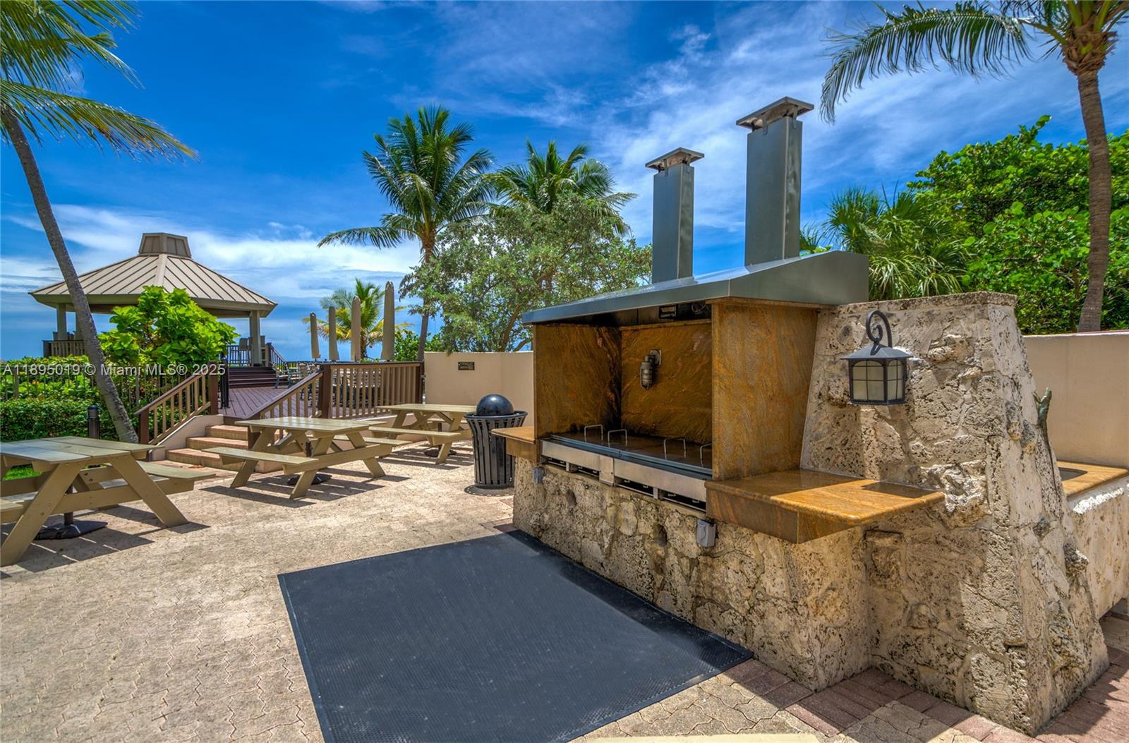 image Towers Of Key Biscayne16