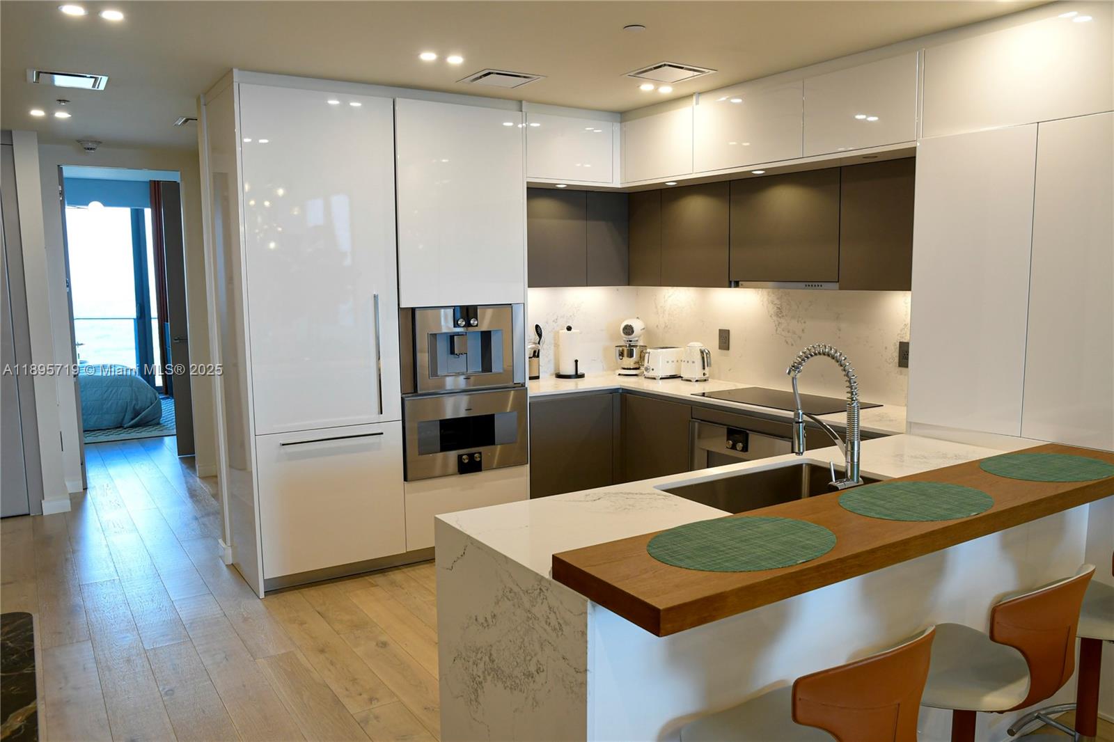 15701 Collins Ave #4403 Sunny Isles Beach, FL 33160