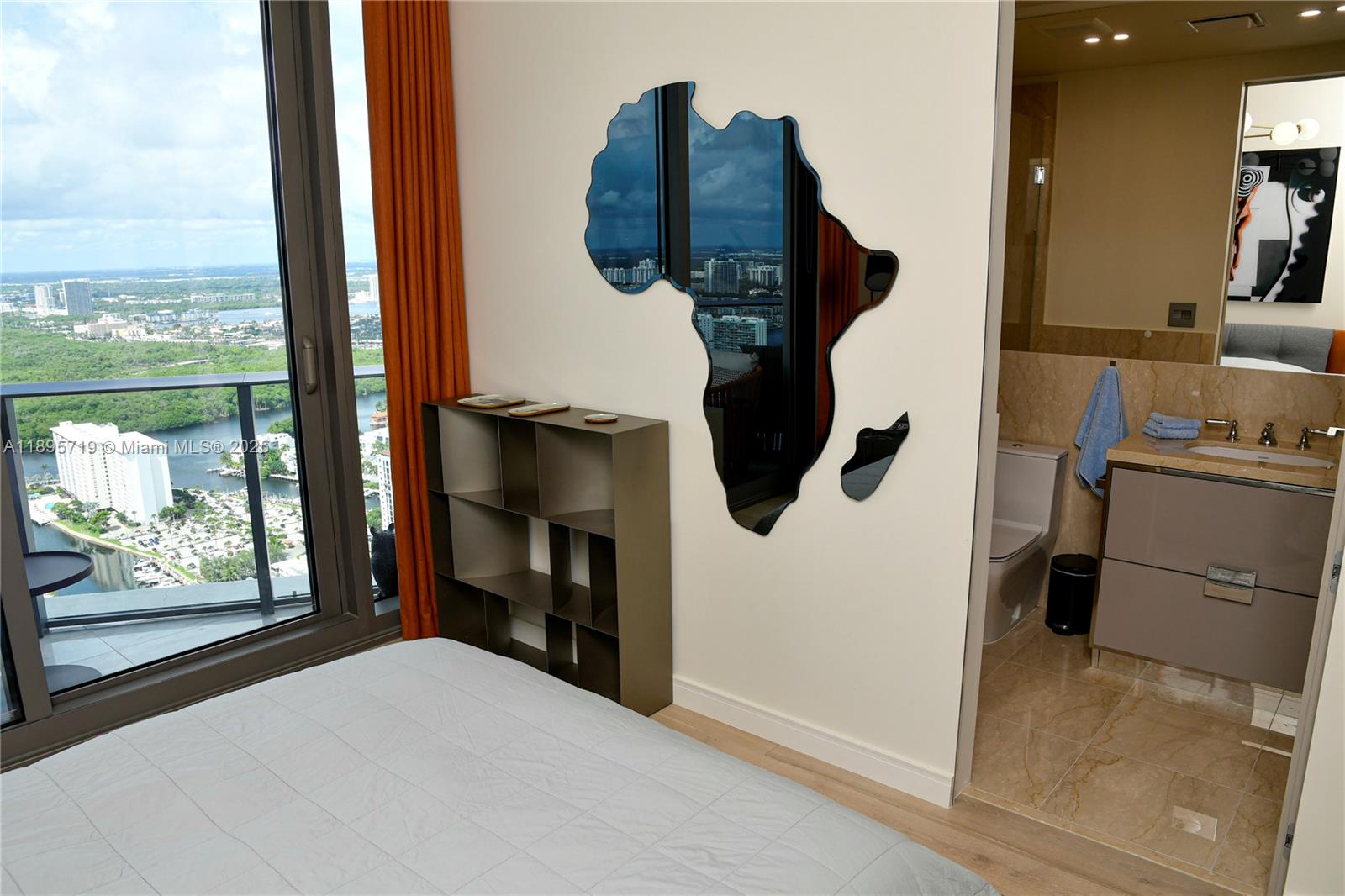 15701 Collins Ave #4403 Sunny Isles Beach, FL 33160