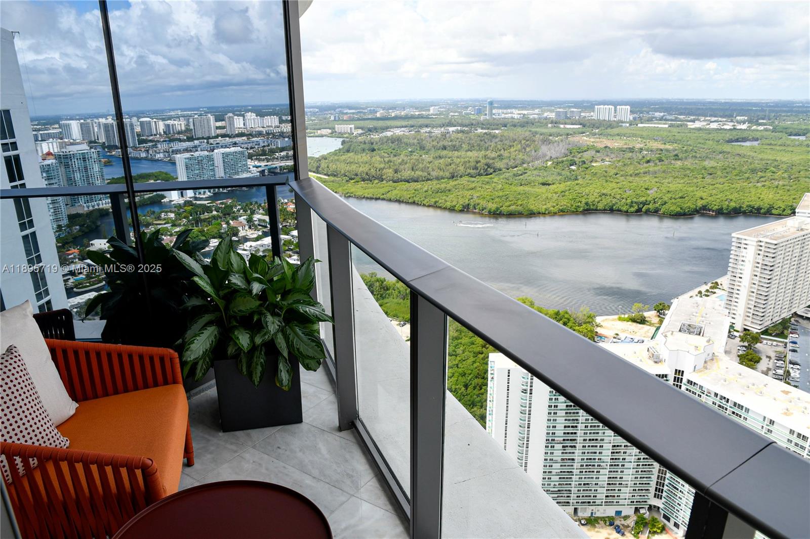 15701 Collins Ave #4403 Sunny Isles Beach, FL 33160