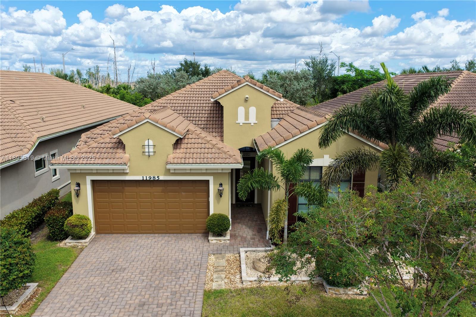 11985 N Kalmar Cir N