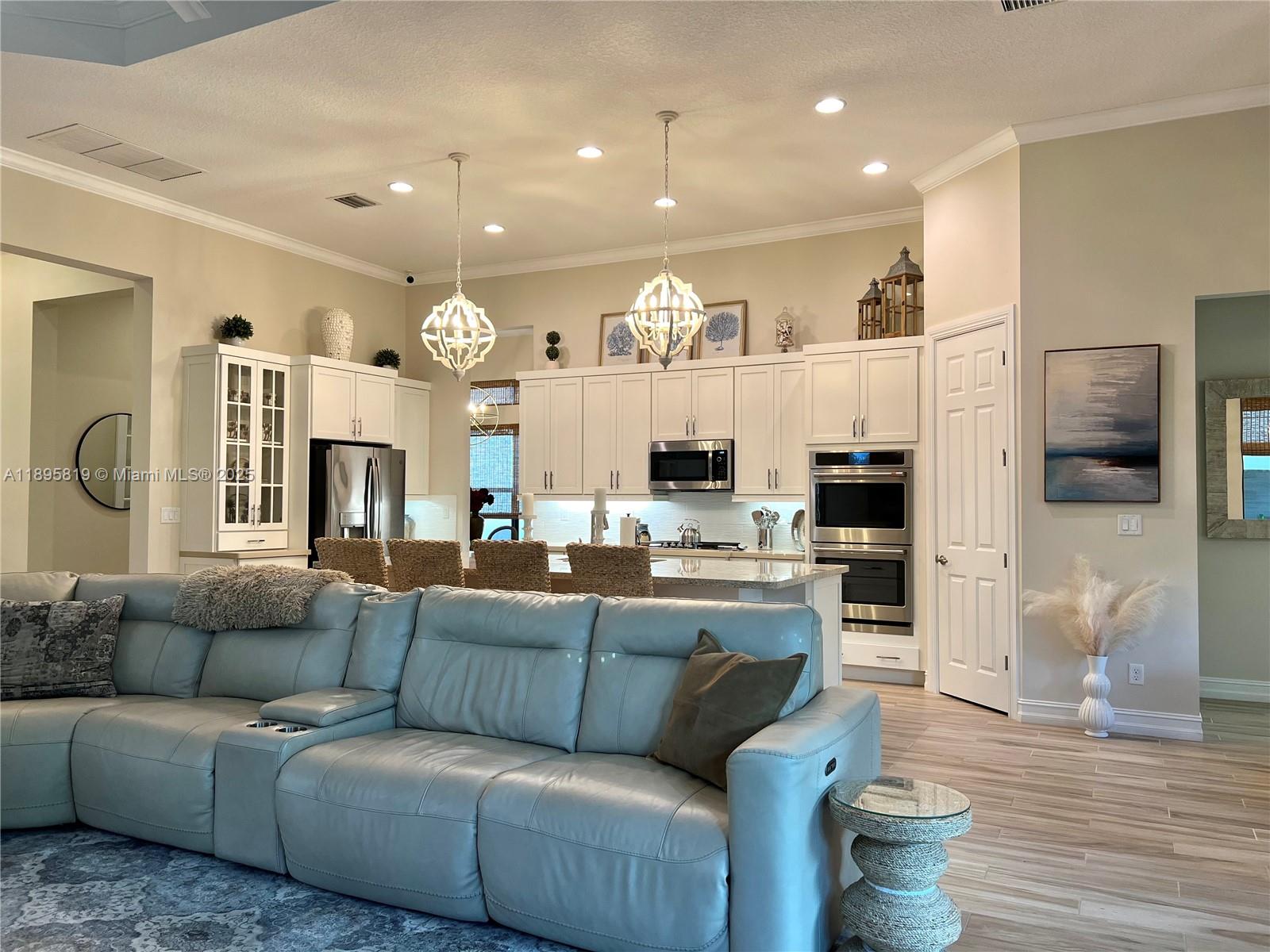 11985 N Kalmar Cir N Parkland, FL 33076