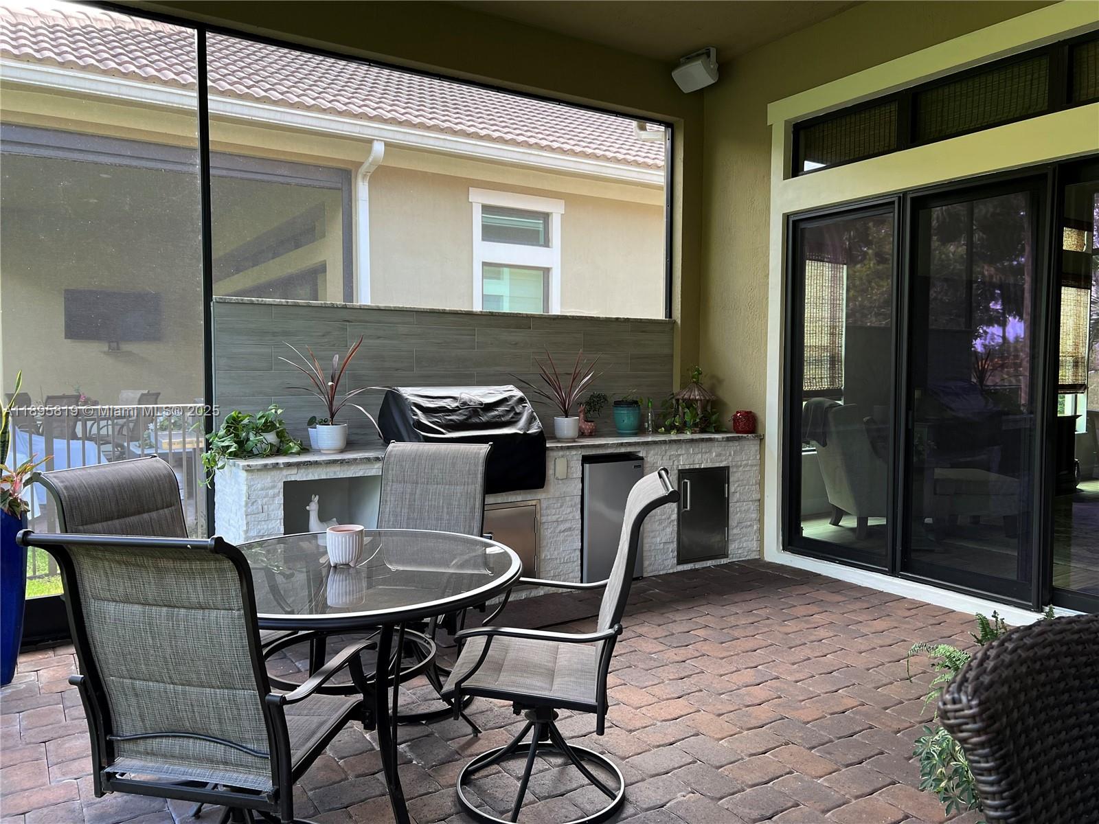 11985 N Kalmar Cir N Parkland, FL 33076