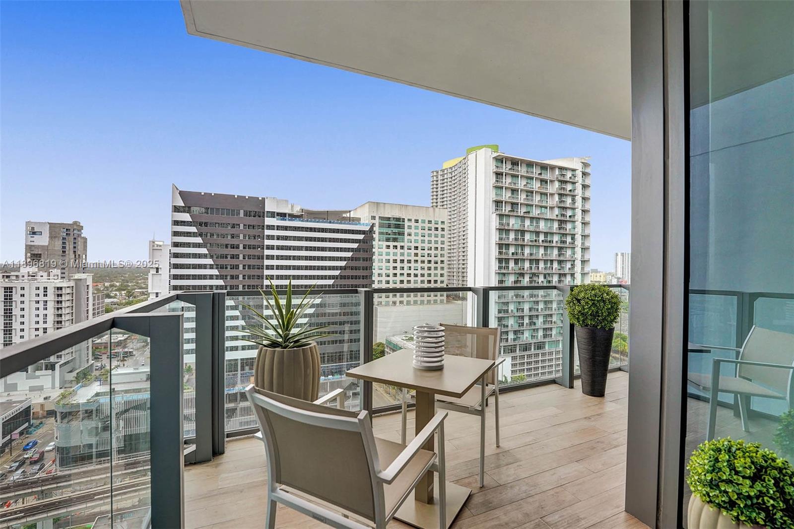 image Rise Condo15