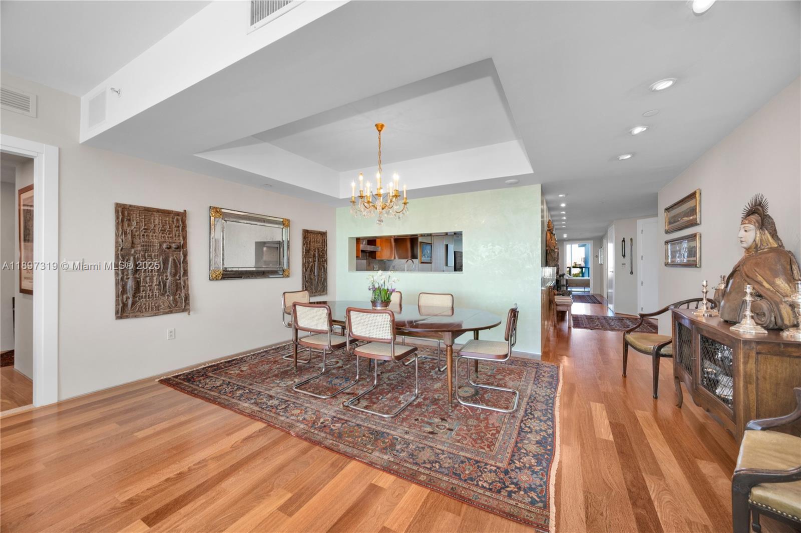 image Grovenor House Condo9