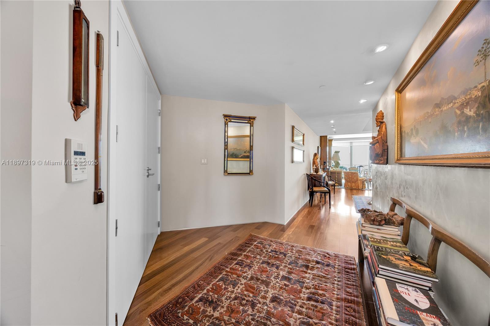 image Grovenor House Condo11