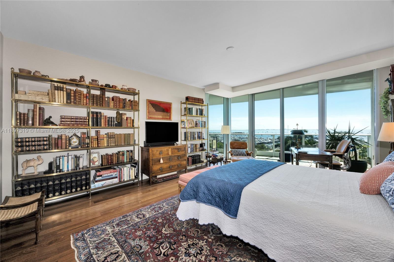 image Grovenor House Condo23