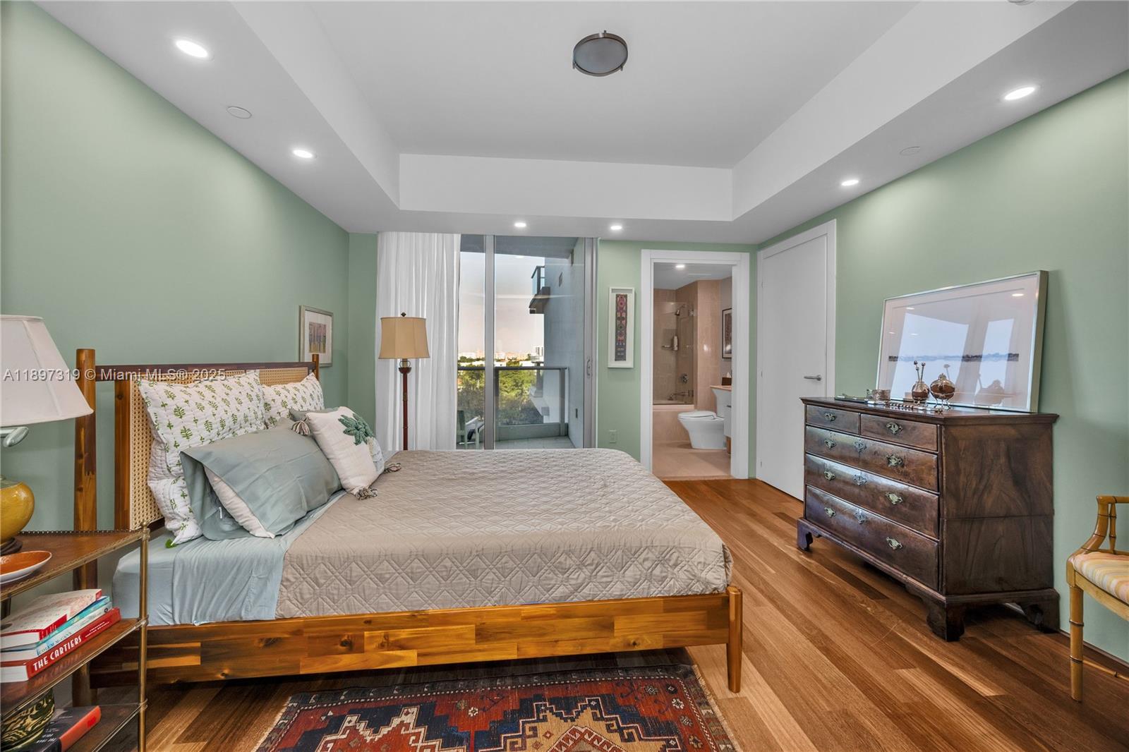 image Grovenor House Condo28